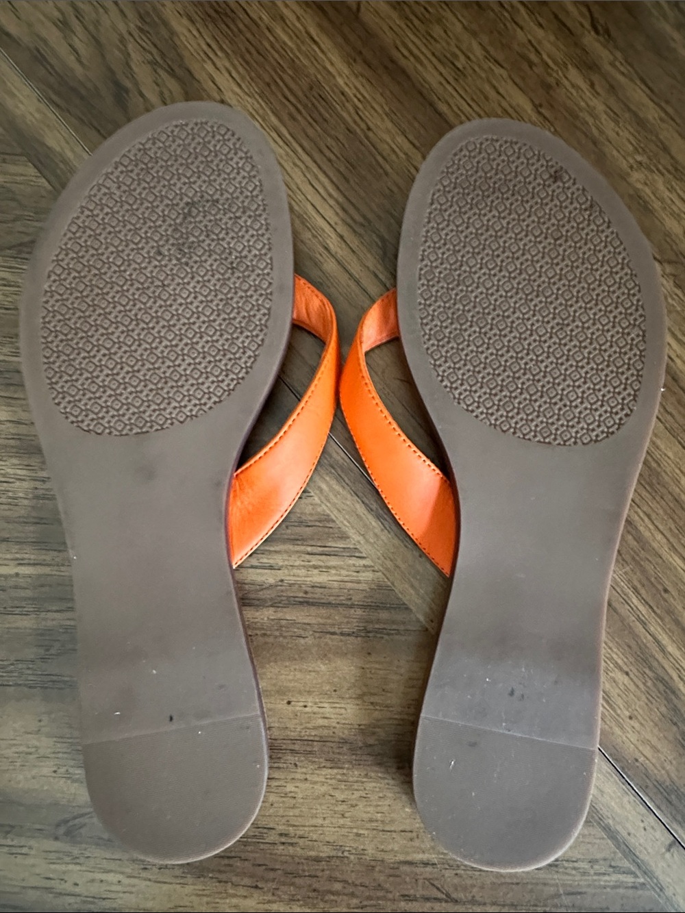 Tory Burch Orange Leather Logo Medallion Thong Sandals- Size 9 - Picture 3 of 4